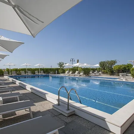 Отель Imperial Palace 3*