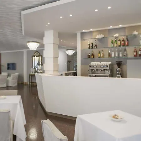 Отель Imperial Palace