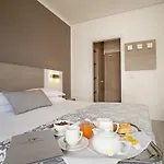 Imperial Palace Hotel 3*