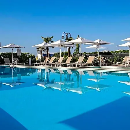 فندق Imperial Palace 3*